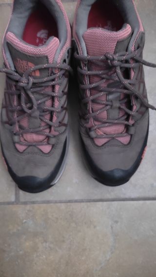 Zapatillas The North Face montaña
