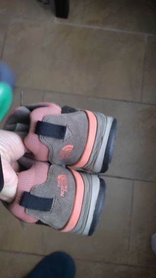 Zapatillas The North Face montaña
