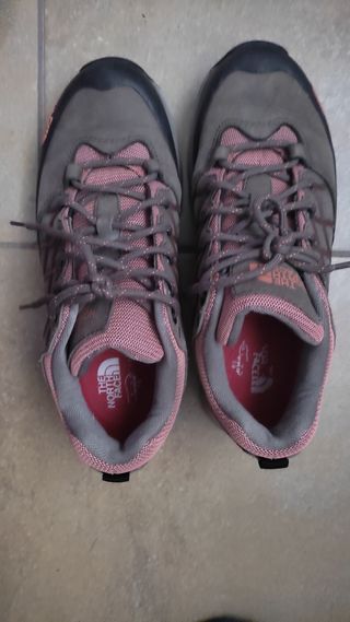 Zapatillas The North Face montaña

