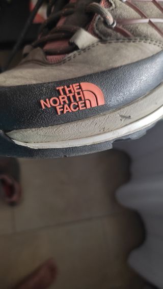 Zapatillas The North Face montaña
