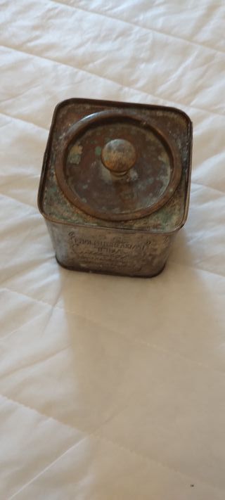 Scatola vintage in ottone
