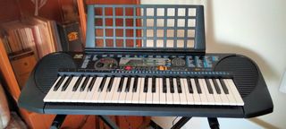 Yamaha PSR-79: Órgano electrónico y soporte