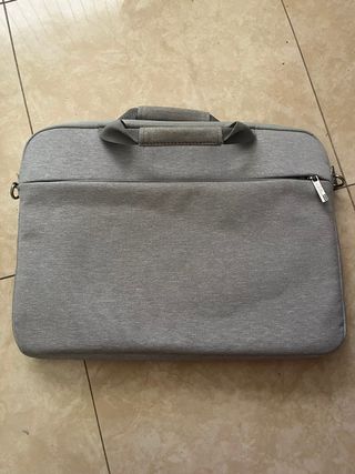Funda portátil gris acolchada