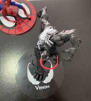 Figura Venom 13cm - ¡Impresionante!