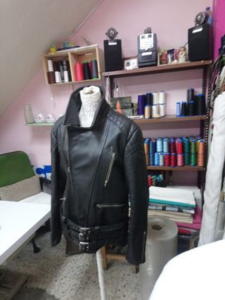 Chaqueta cuero negra 8XL