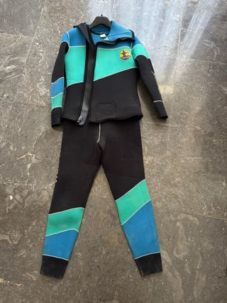 Neopreno 2 piezas  Nemrod Talla 4. Espesor 5 mm 