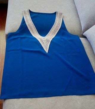 Blusa azul sin mangas