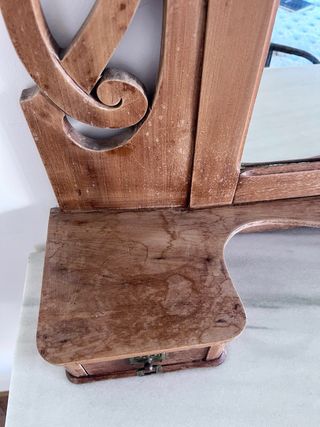 Tocador antiguo de mármol y madera