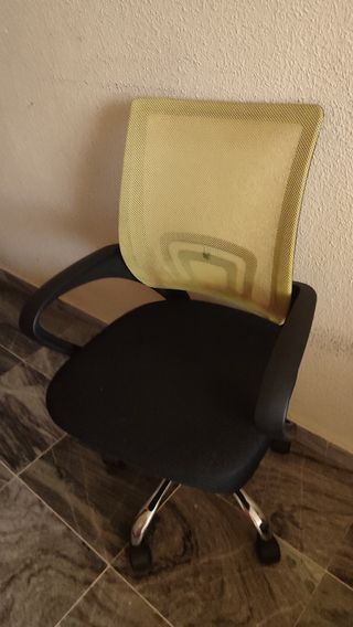 Silla oficina o escritorio giratoria amarilla