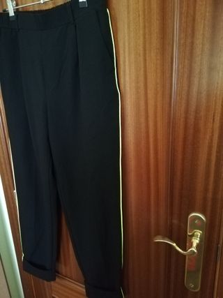 Pantalón chino raya flúor