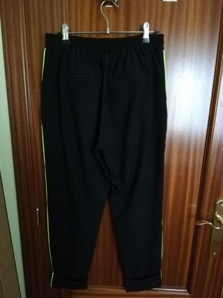 Pantalón chino raya flúor