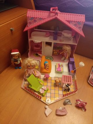 Casa Barriguitas, coche y accesorios.
