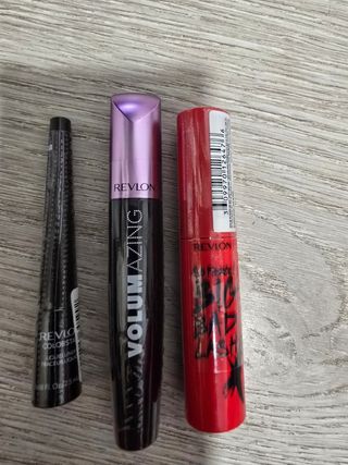 3 artículos Revlon: delineador, máscara