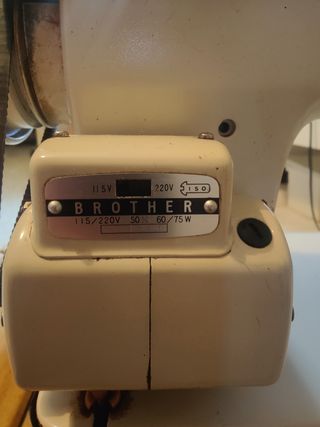 Máquina de coser Brother