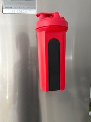 Botella shaker 750ml con imán