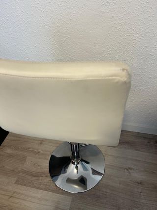 Taburete blanco diseño moderno