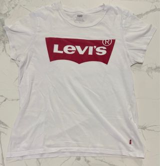 3 Camisetas Levi's - Blancas y Negra