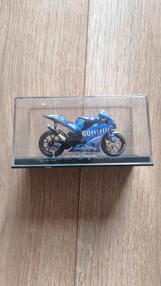 Motocicletta in miniatura Valentino Rossi 2004