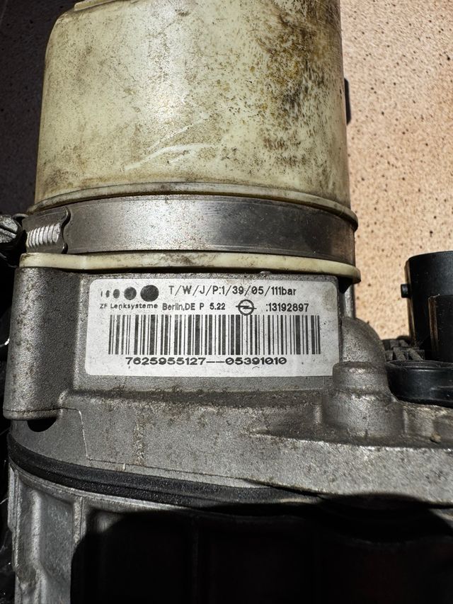 Bomba dirección asistida Opel Astra H dañada