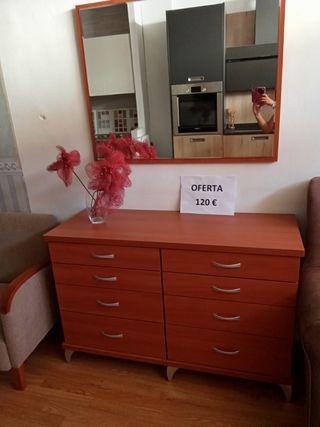 Cómoda 8 cajones madera 120€