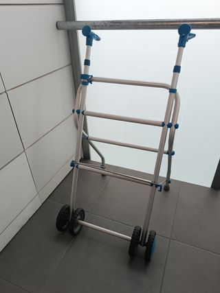Andador aluminio plegable