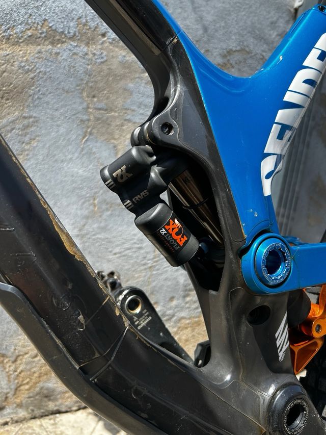 Canyon Sender CF XL - DH