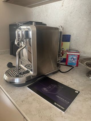 Cafetera Nespresso Creatista Plus