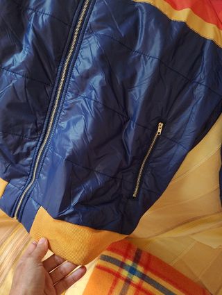 Cazadora vintage roja y azul talla M 
Regalo gorro