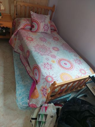 Cómoda 6 cajones madera, mesita de noche y cama 