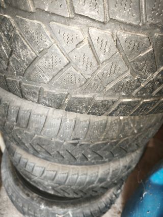 Llantas 15" con neumáticos 