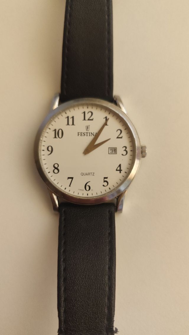 Reloj Festina Quartz mujer.