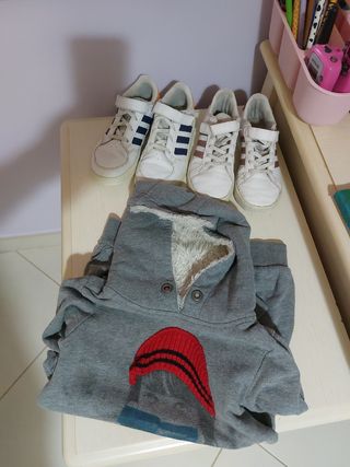 2 Paia Adidas + Felpa Geox bimbo 32
