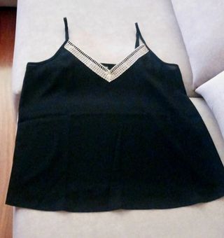 Camiseta negra tirantes - encaje
