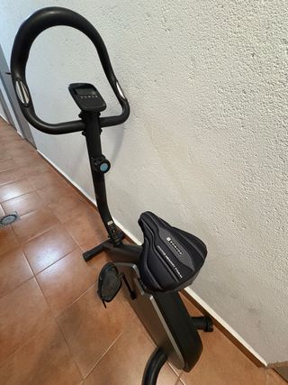 Bicicleta estática Domyos Essential 04