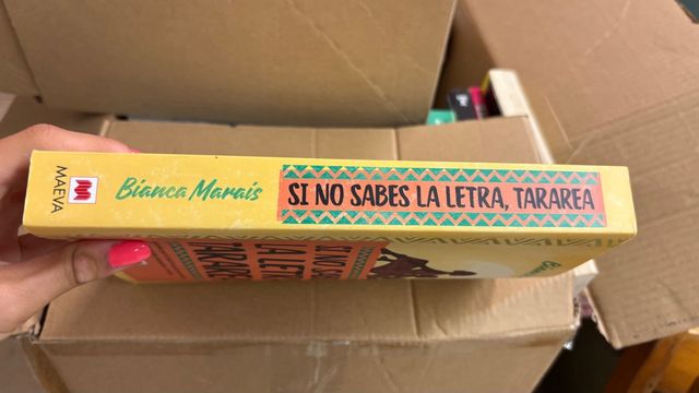 Si no sabes la letra, tararea (Spanish Edition)