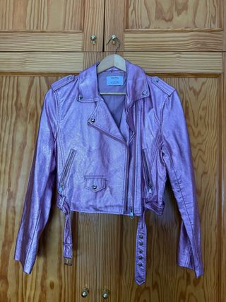 Chaqueta Bershka metalizada rosa - T-L