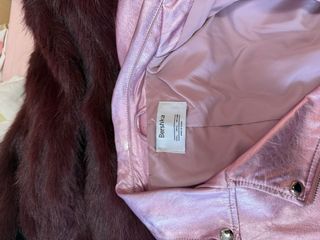 Chaqueta Bershka metalizada rosa - T-L