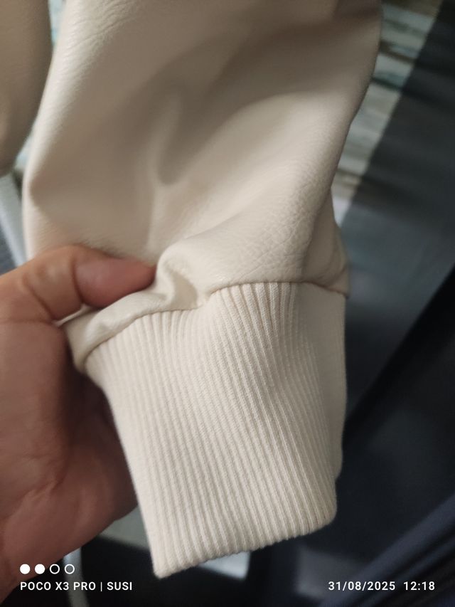 Cazadora bomber beige