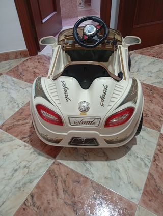 Coche eléctrico infantil