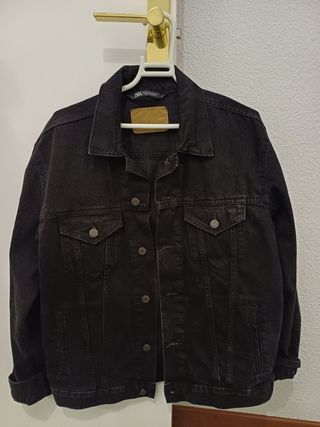 Chaqueta vaquera negra Zara