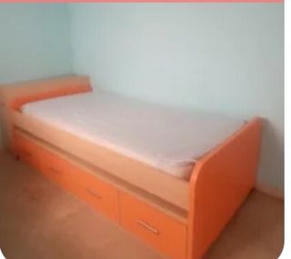 Sofá3 plazas, cama con 4 cajones y juego de maleta