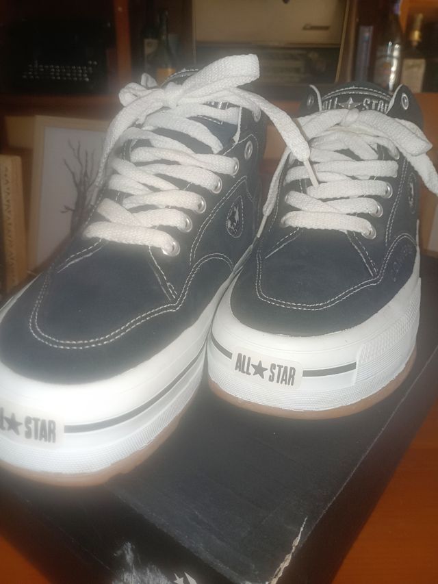 Converse All Star Piel Serraje Negras
Unicas