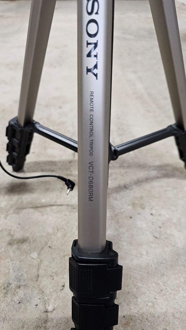 Trípode Sony VCT-D680RM