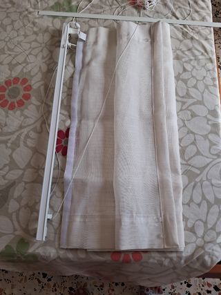 Cortina blanca sin usar ancho 75 x largo 270 cms