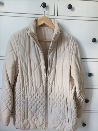 Chaqueta acolchada beige