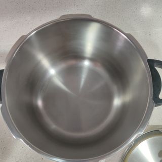 Olla a presión Magefesa