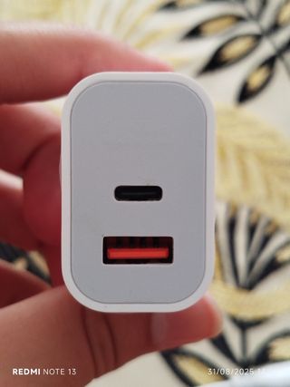 Confezione singola: caricabatterie + cavo per iPhone