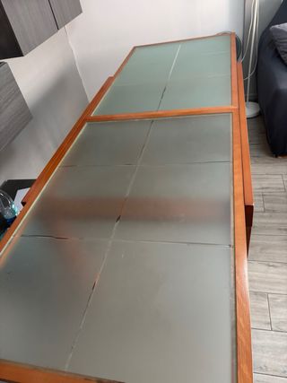 Mesa de salón madera-cristal
