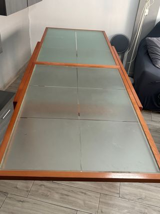 Mesa de salón madera-cristal