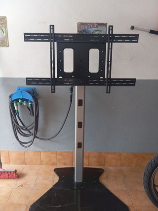 Soporte TV 100" - Giratorio.